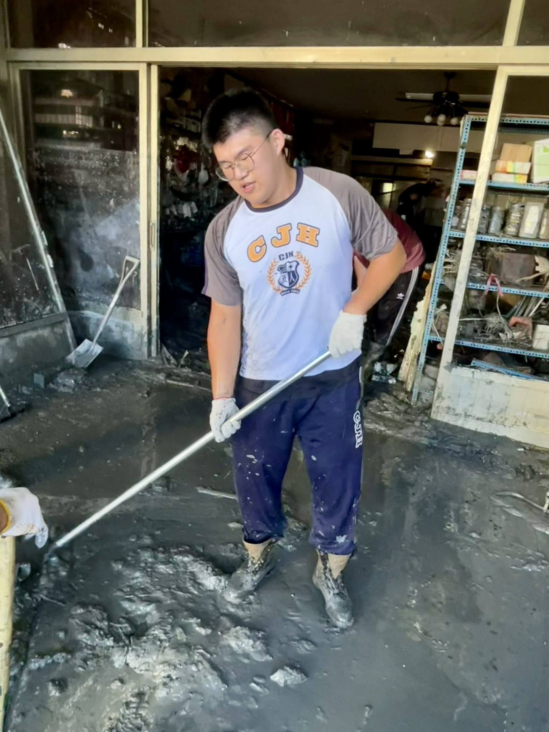 鏟子超人陶致勳